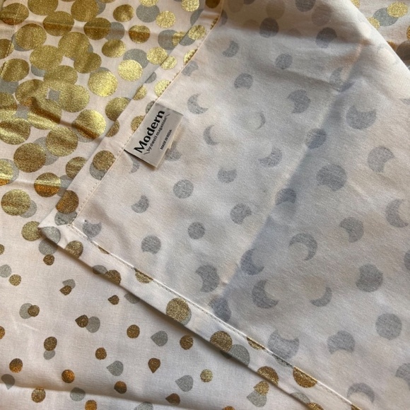 Modern by Dwell Magazine Cloth Napkins Gold Silver Dots 100% Cotton Set of 4 - Picture 4 of 8
